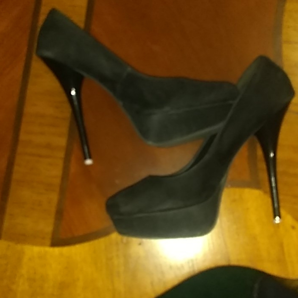 Used Platform Heels - Picture 2 of 2